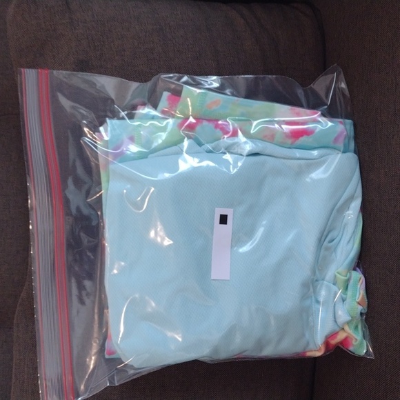 3pc Bundle with earrings nwt - Picture 13 of 13